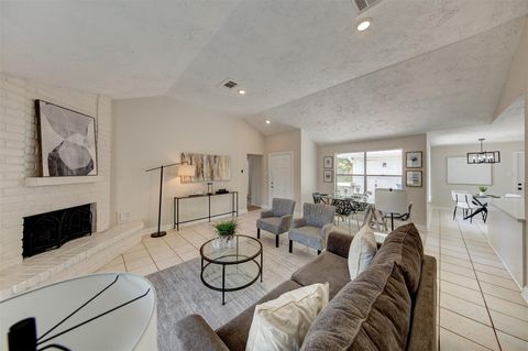 Photo of 7811 Encinita Drive, Houston, TX 77083 (MLS # 40843891)