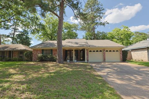 Photo of 9618 Rannock Way, Spring, TX 77379 (MLS # 98022027)