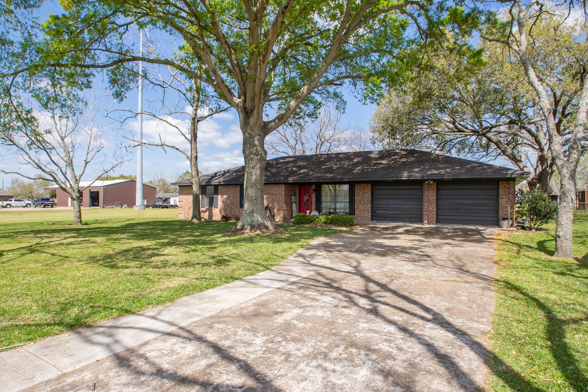 832 County Road 903a