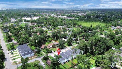 8151 - 8161 Crestview Dr Houston TX 77028