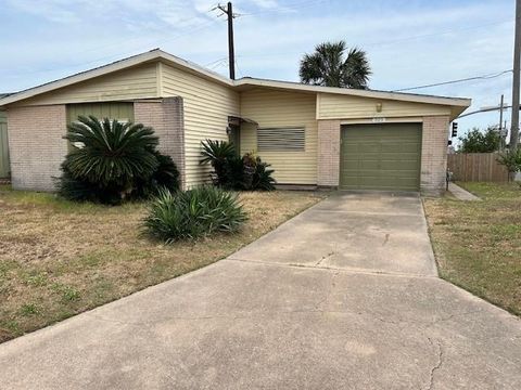 Photo of 325 Mackeral Street, Galveston, TX 77550 (MLS # 52281558)