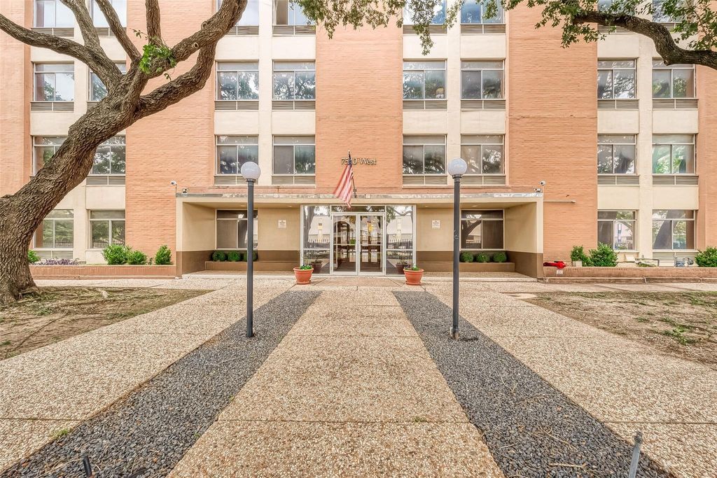 Photo of 7520 Hornwood Drive #906, Houston, TX 77036 (MLS # 94869423)