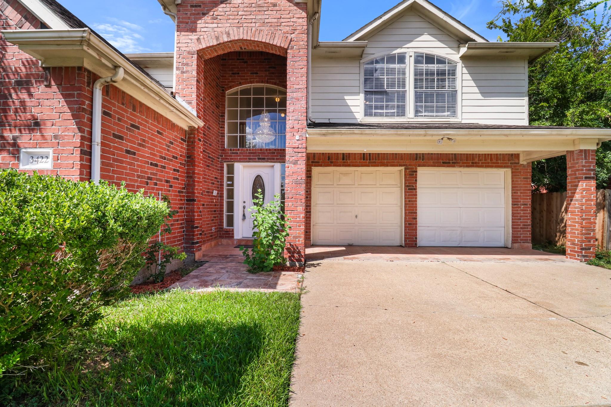 3422 Leila Oaks Court