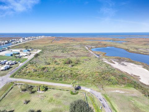 000 Middle Reef Rd Crystal Beach TX 77650