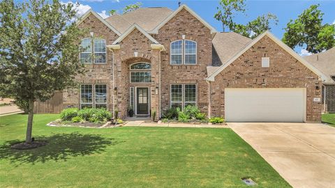 Photo of 401 Bentwood Way, Clute, TX 77531 (MLS # 25419732)