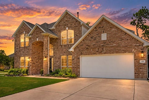 Photo of 401 Bentwood Way, Clute, TX 77531 (MLS # 25419732)