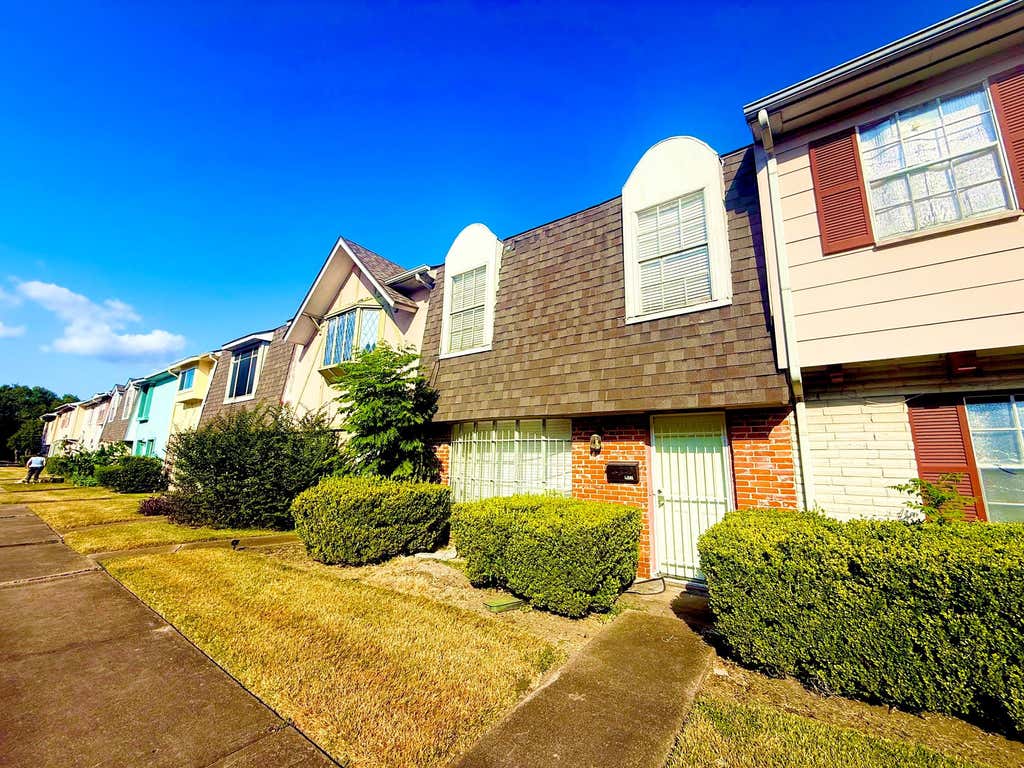 Photo of 11451 Beechnut St ST, Houston, TX 77072 (MLS # 4087614)