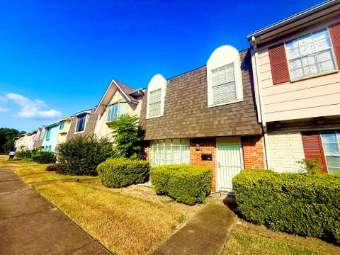 Photo of 11451 Beechnut St ST, Houston, TX 77072 (MLS # 4087614)