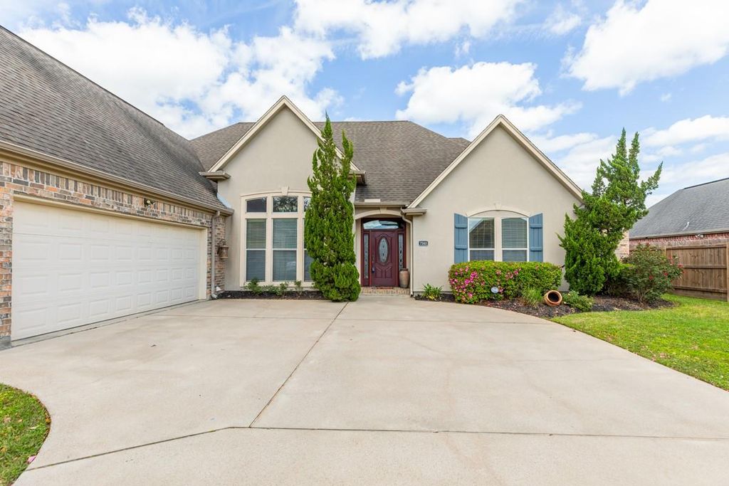 Photo of 7940 Laurelwood Street, Beaumont, TX 77707 (MLS # 72935007)