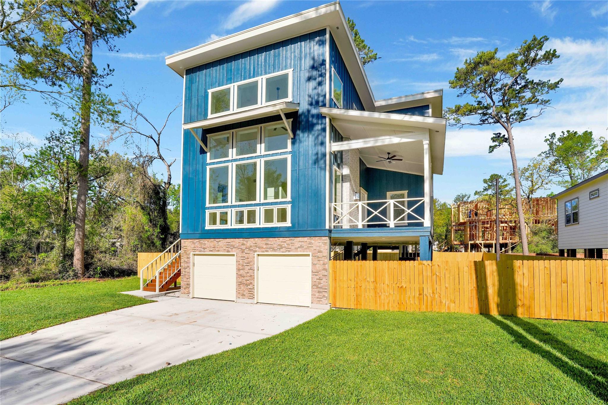 13523 Lakecrest Drive