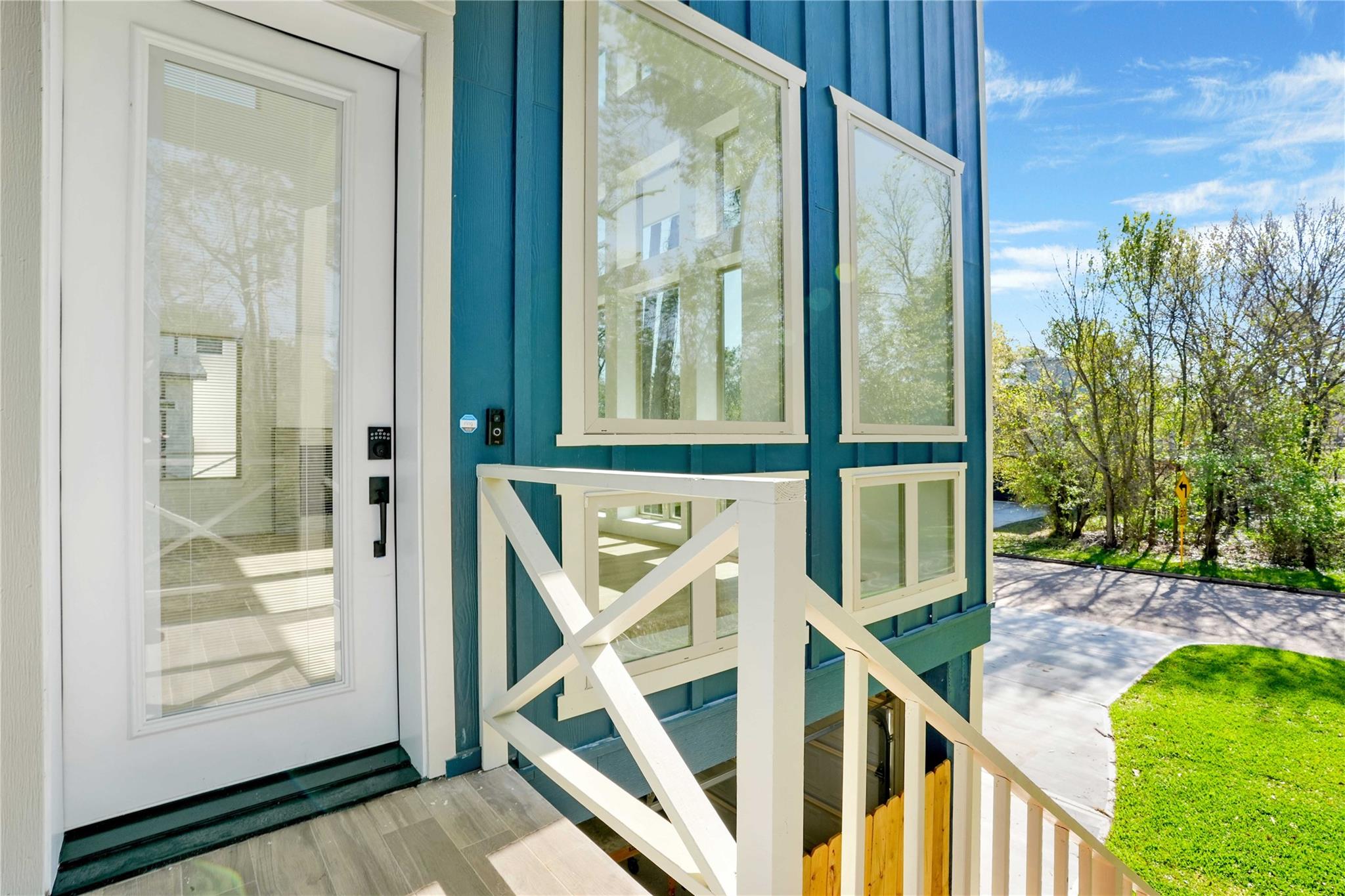 13523 Lakecrest Drive