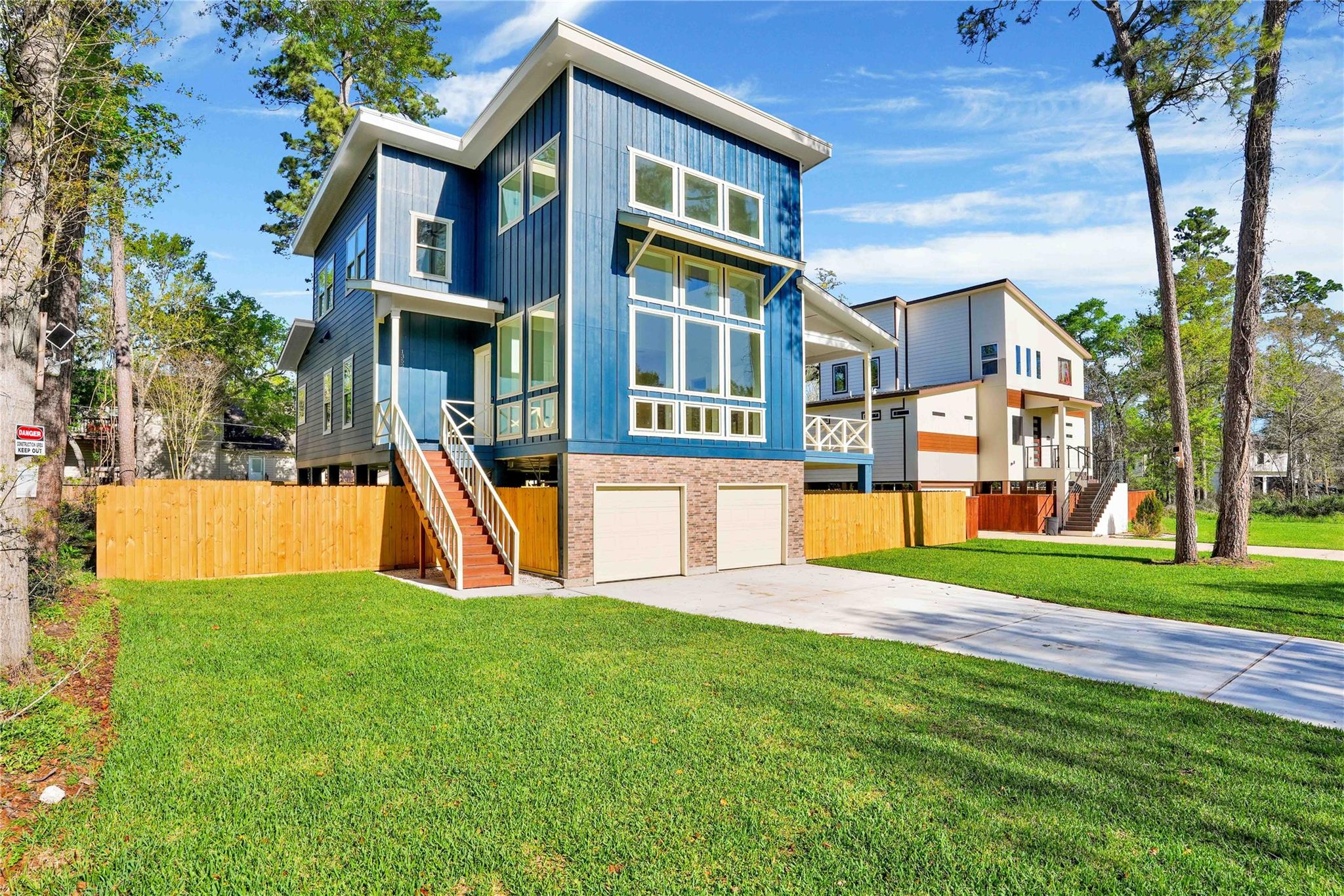 13523 Lakecrest Drive