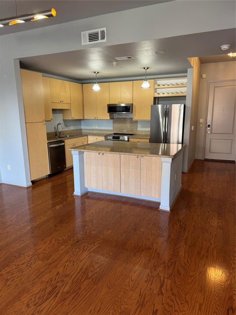 Photo of 3505 Sage Road #303, Houston, TX 77056 (MLS # 74318623)