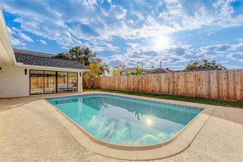 Tiny photo for 1803 Seaspray Court, Houston, TX 77008 (MLS # 11240047)