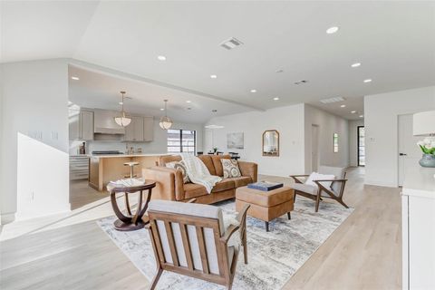 Tiny photo for 1803 Seaspray Court, Houston, TX 77008 (MLS # 11240047)