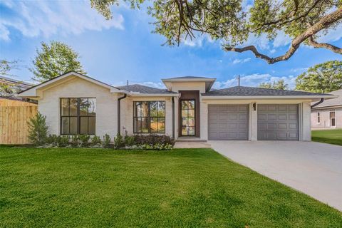 Tiny photo for 1803 Seaspray Court, Houston, TX 77008 (MLS # 11240047)