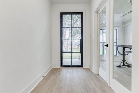 Tiny photo for 1803 Seaspray Court, Houston, TX 77008 (MLS # 11240047)