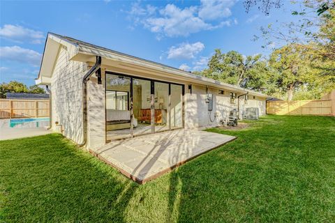 Tiny photo for 1803 Seaspray Court, Houston, TX 77008 (MLS # 11240047)