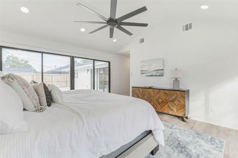 Tiny photo for 1803 Seaspray Court, Houston, TX 77008 (MLS # 11240047)