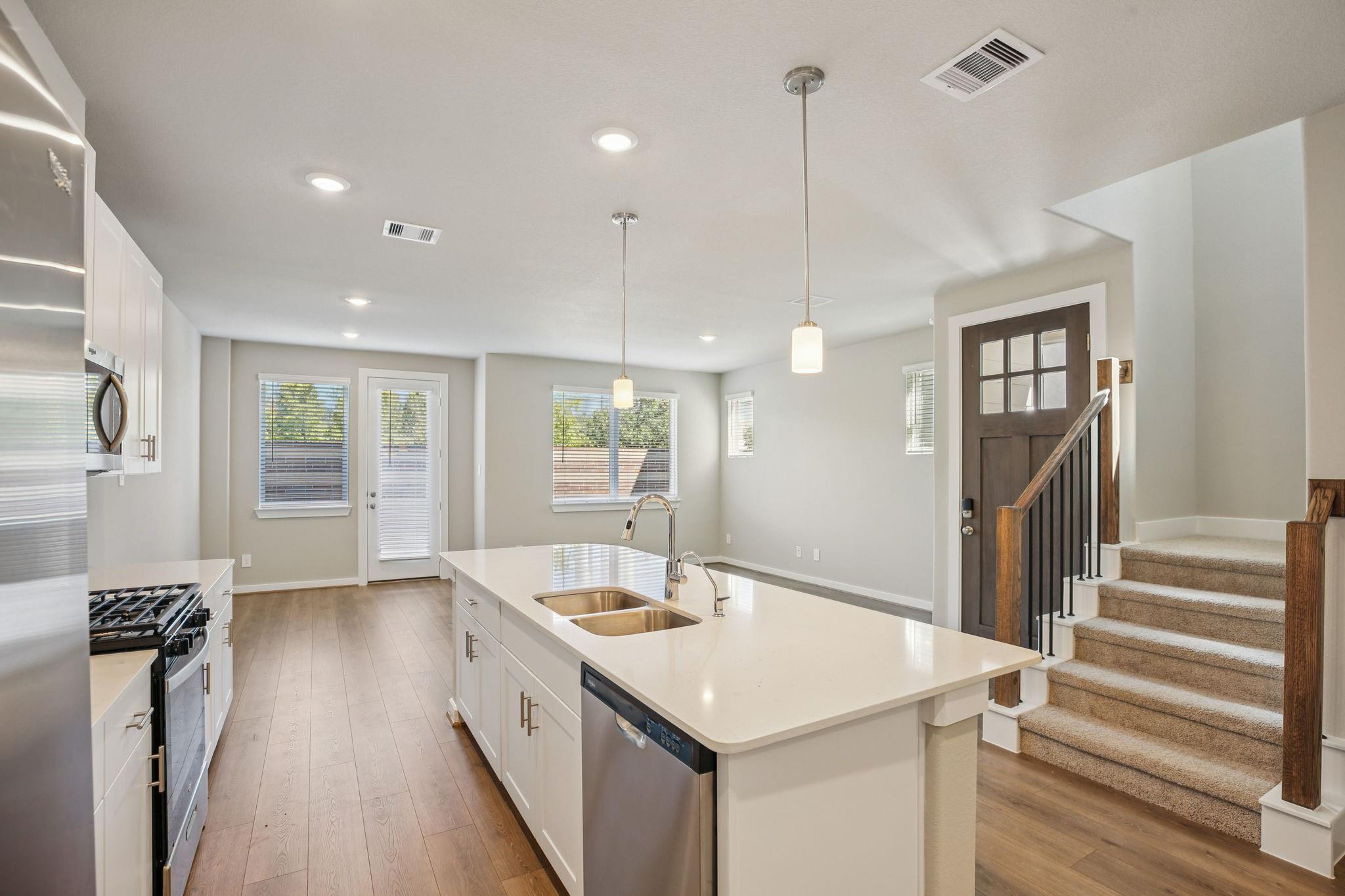 1139 Cedar Place Lane