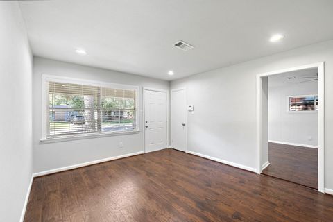Tiny photo for 5106 De Lange Lane, Houston, TX 77092 (MLS # 45337388)
