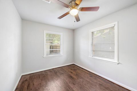 Tiny photo for 5106 De Lange Lane, Houston, TX 77092 (MLS # 45337388)