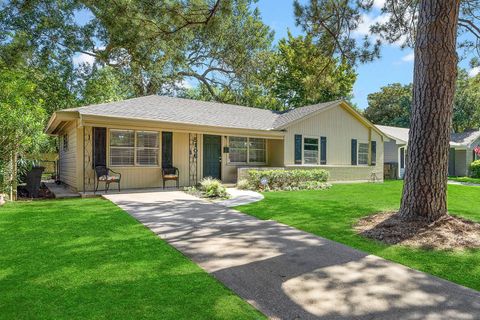 Photo of 5106 De Lange Lane, Houston, TX 77092 (MLS # 45337388)
