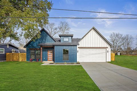 Photo of 1807 Waco Street, Dayton, TX 77535 (MLS # 73889121)