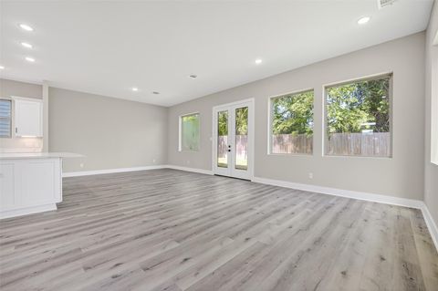 Tiny photo for 4902 Wunder Way, Houston, TX 77069 (MLS # 93951210)