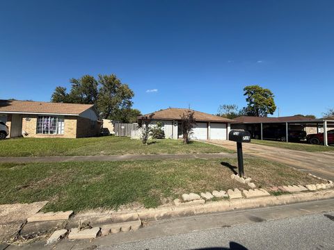 Photo of 715 Branding Iron Lane, Houston, TX 77060 (MLS # 83489815)