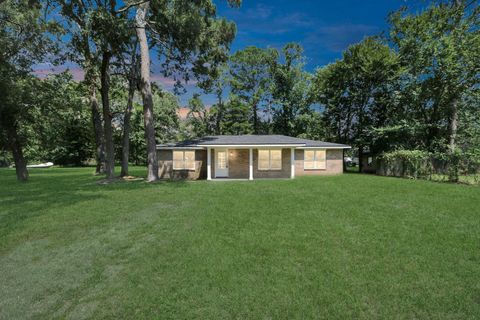 Photo of 13406 Shady Lane, Old River-Winfree, TX 77535 (MLS # 62861191)