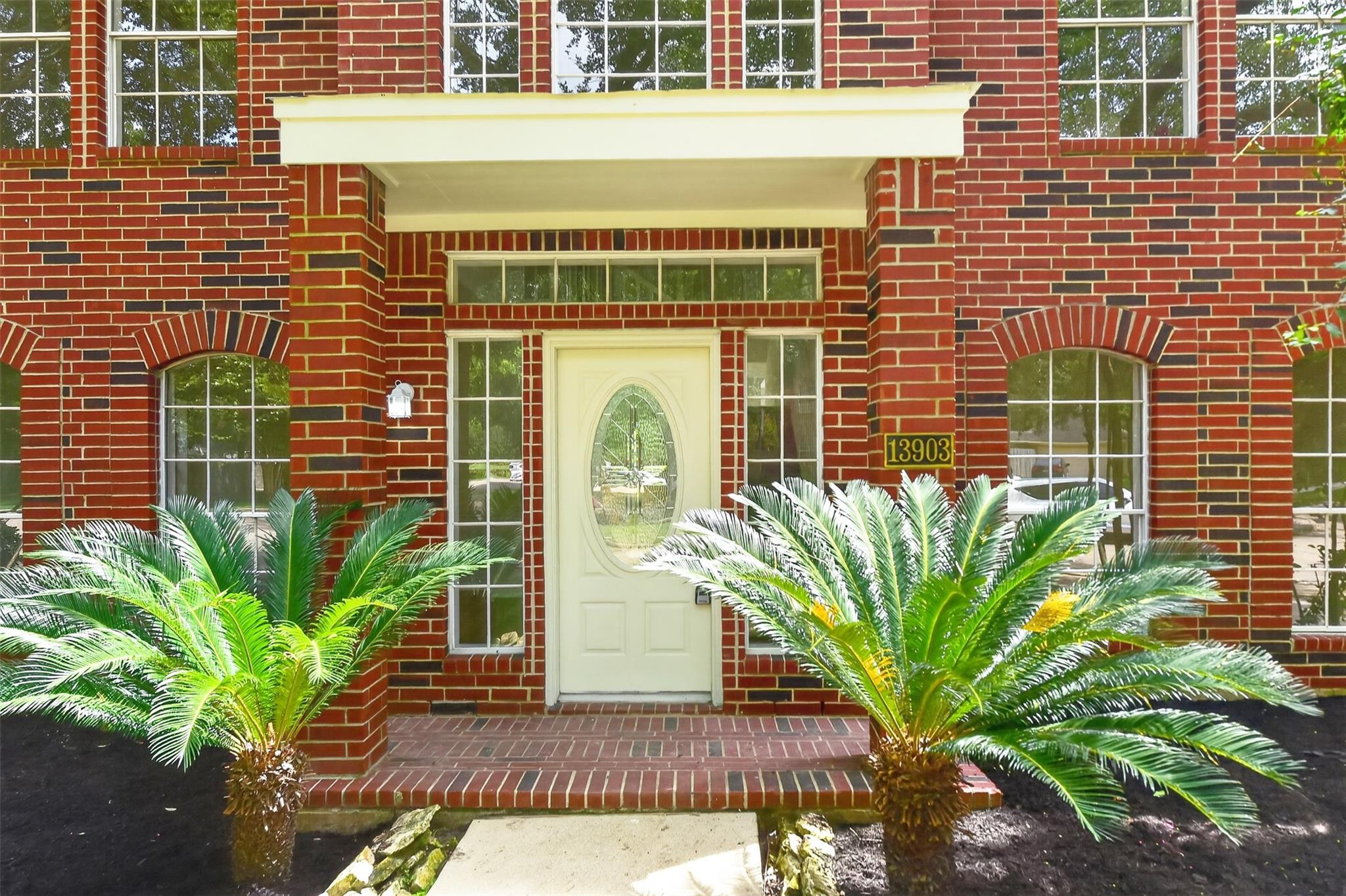 13903 Viewfield Court