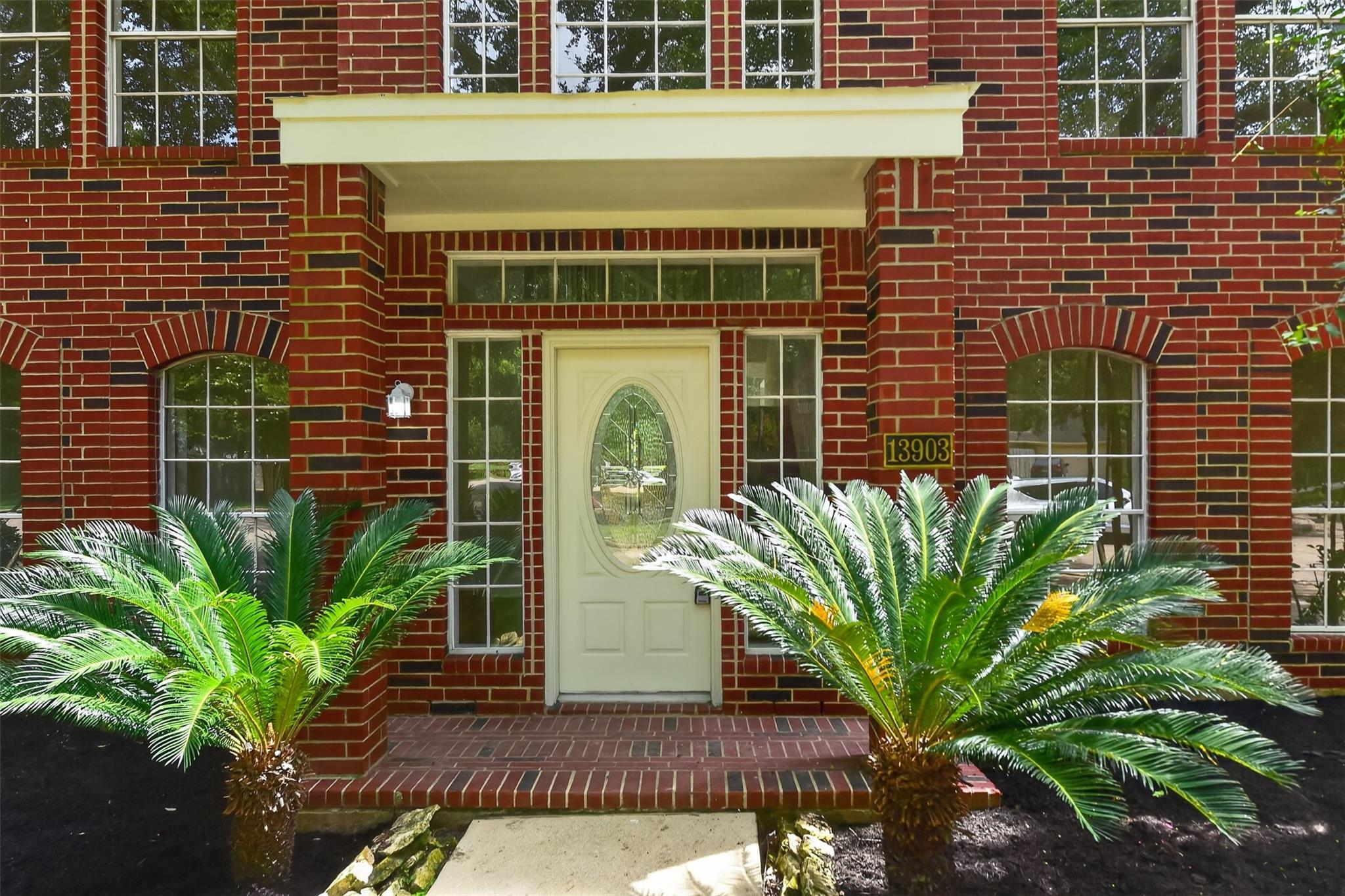 13903 Viewfield Court