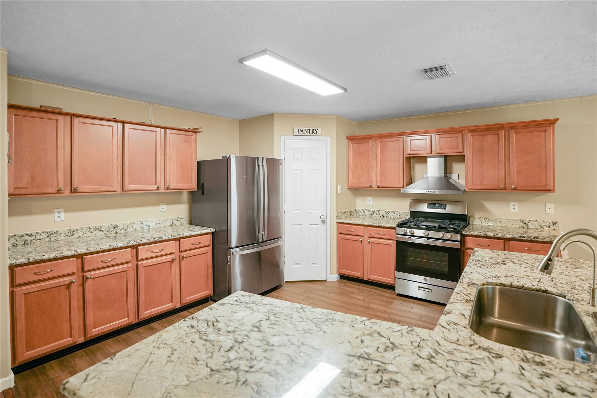 1006 Stillgate Ct Court