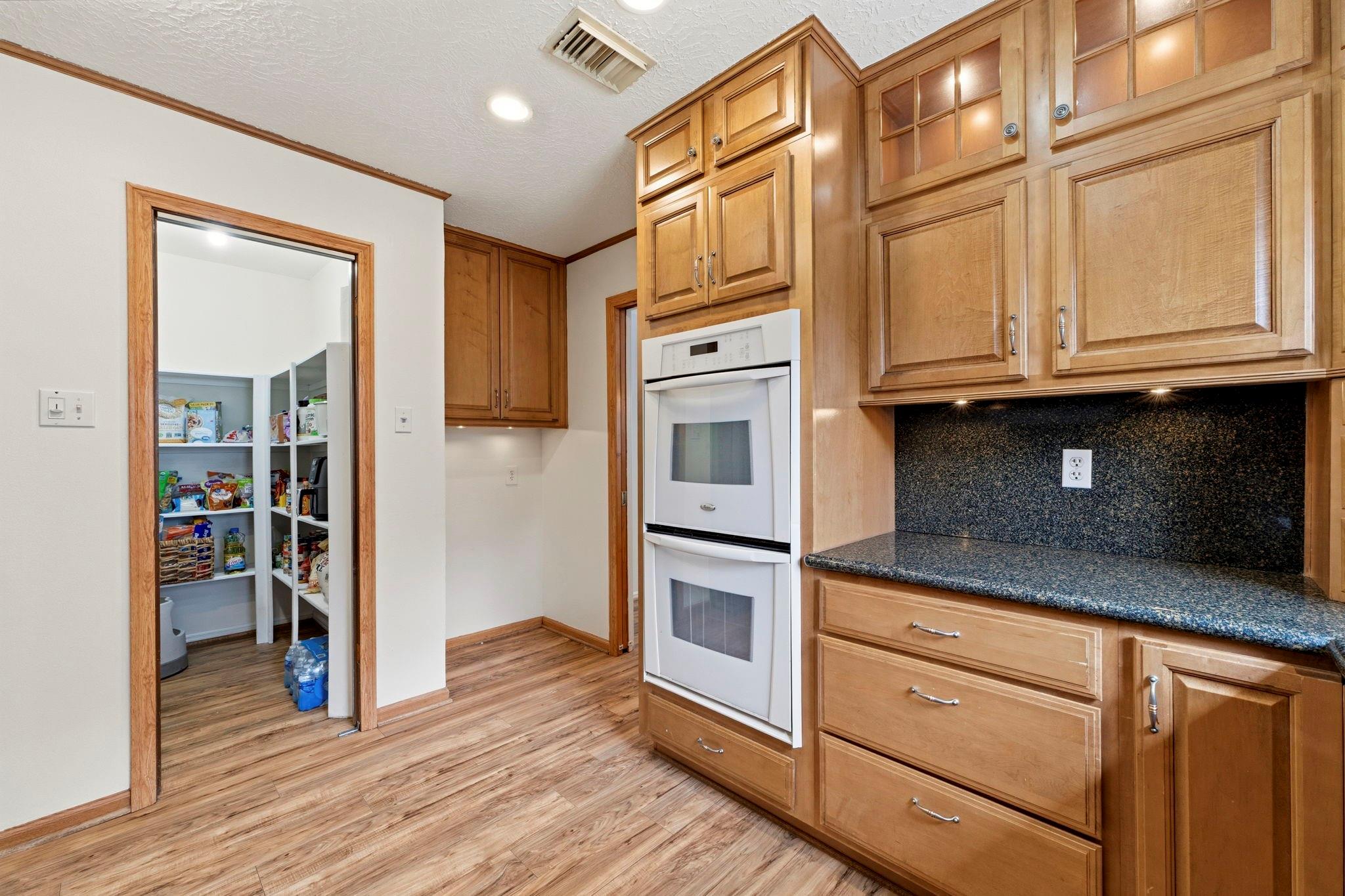 3902 Stillview Drive