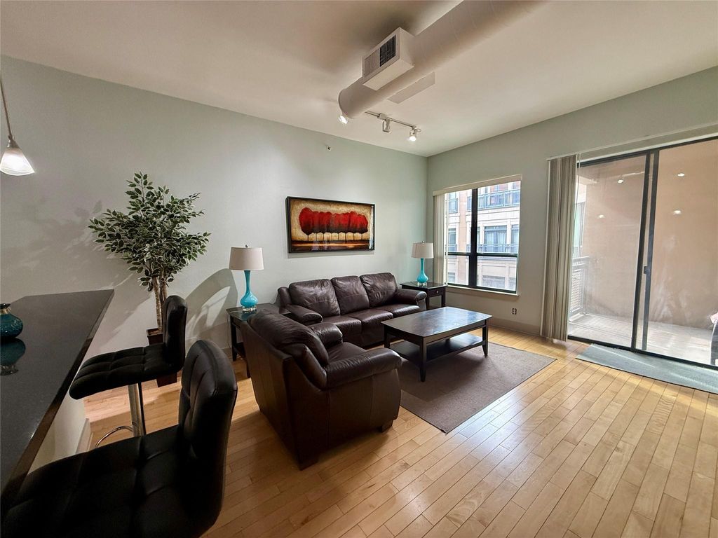 Photo of 1901 Post Oak Boulevard #3406, Houston, TX 77056 (MLS # 16417182)