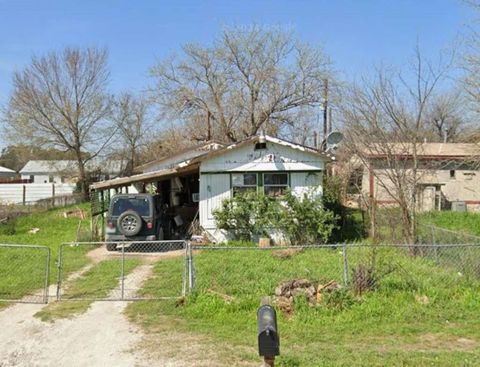 Photo of 5526 Lake View Drive, Granbury, TX 76048 (MLS # 68956666)