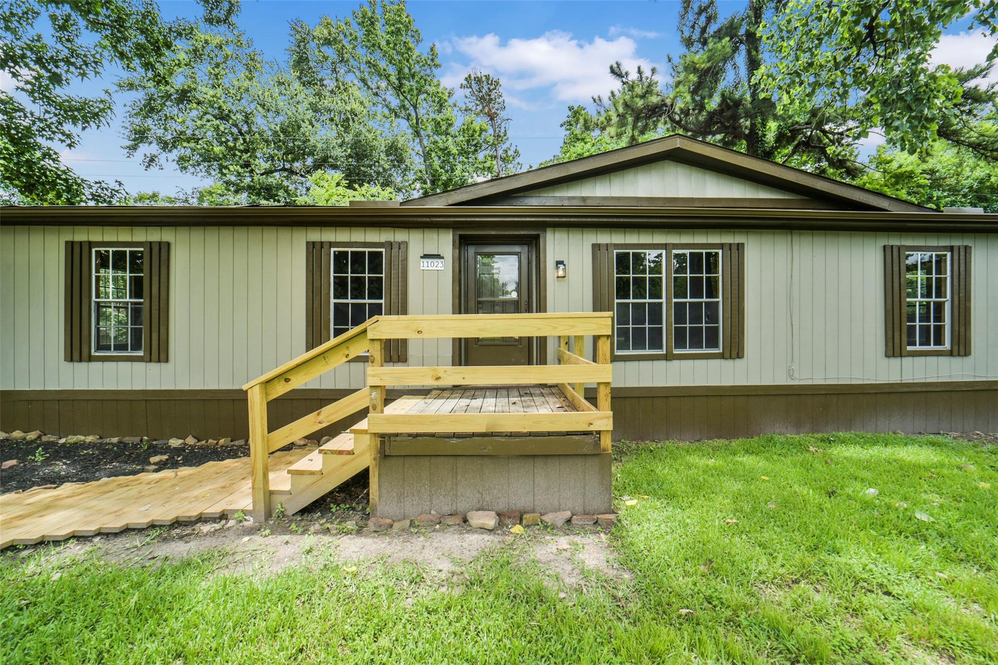 11023 Forrest Valley