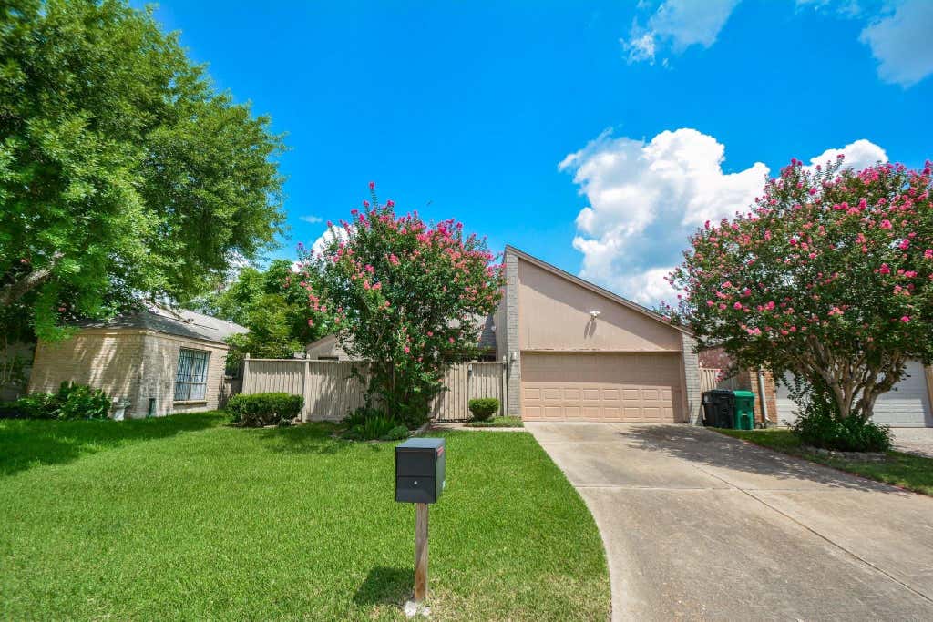 Photo of 9514 Tarragon Lane, Houston, TX 77036 (MLS # 17092014)