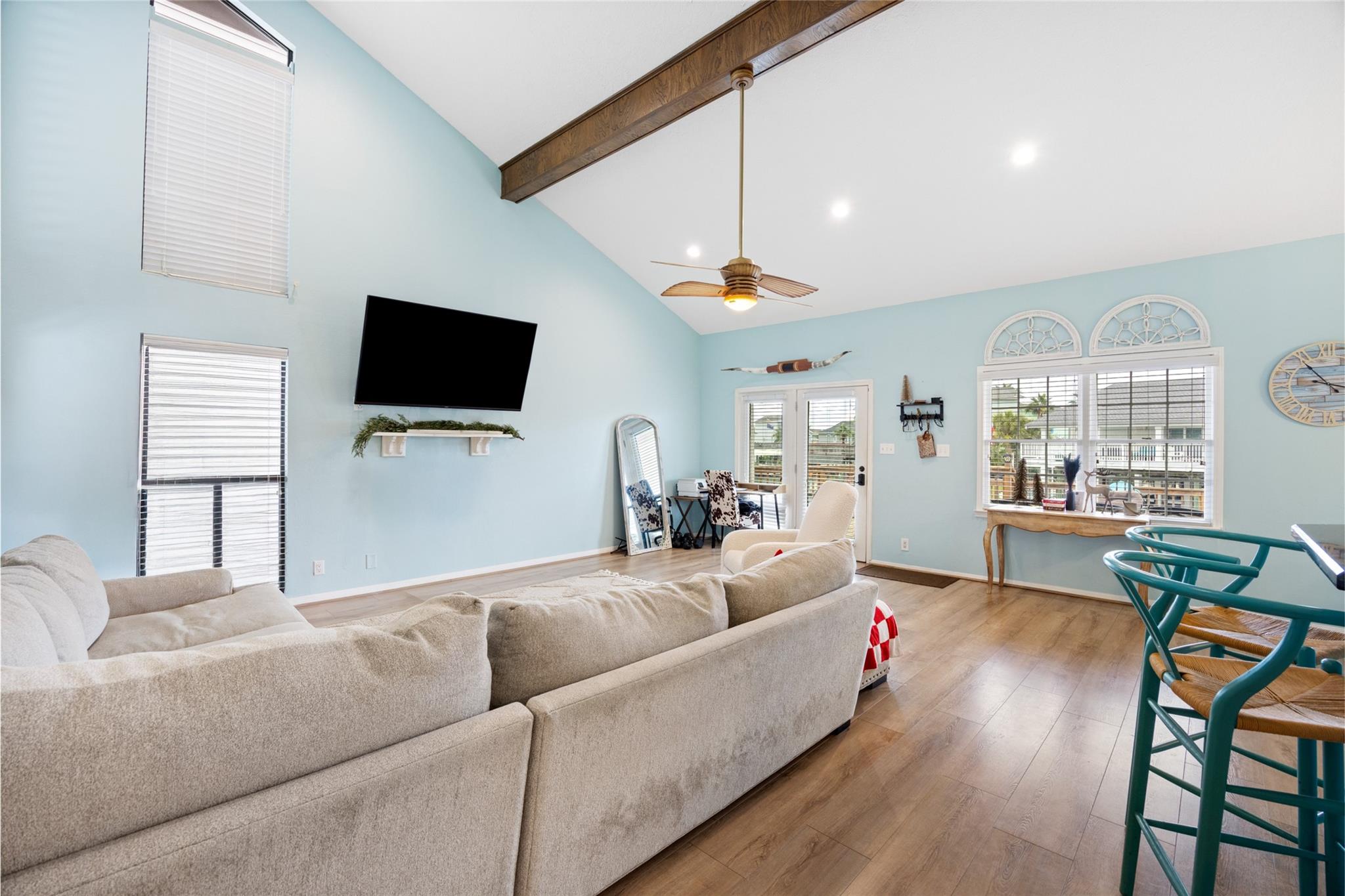 1114 Tiki Dr Drive