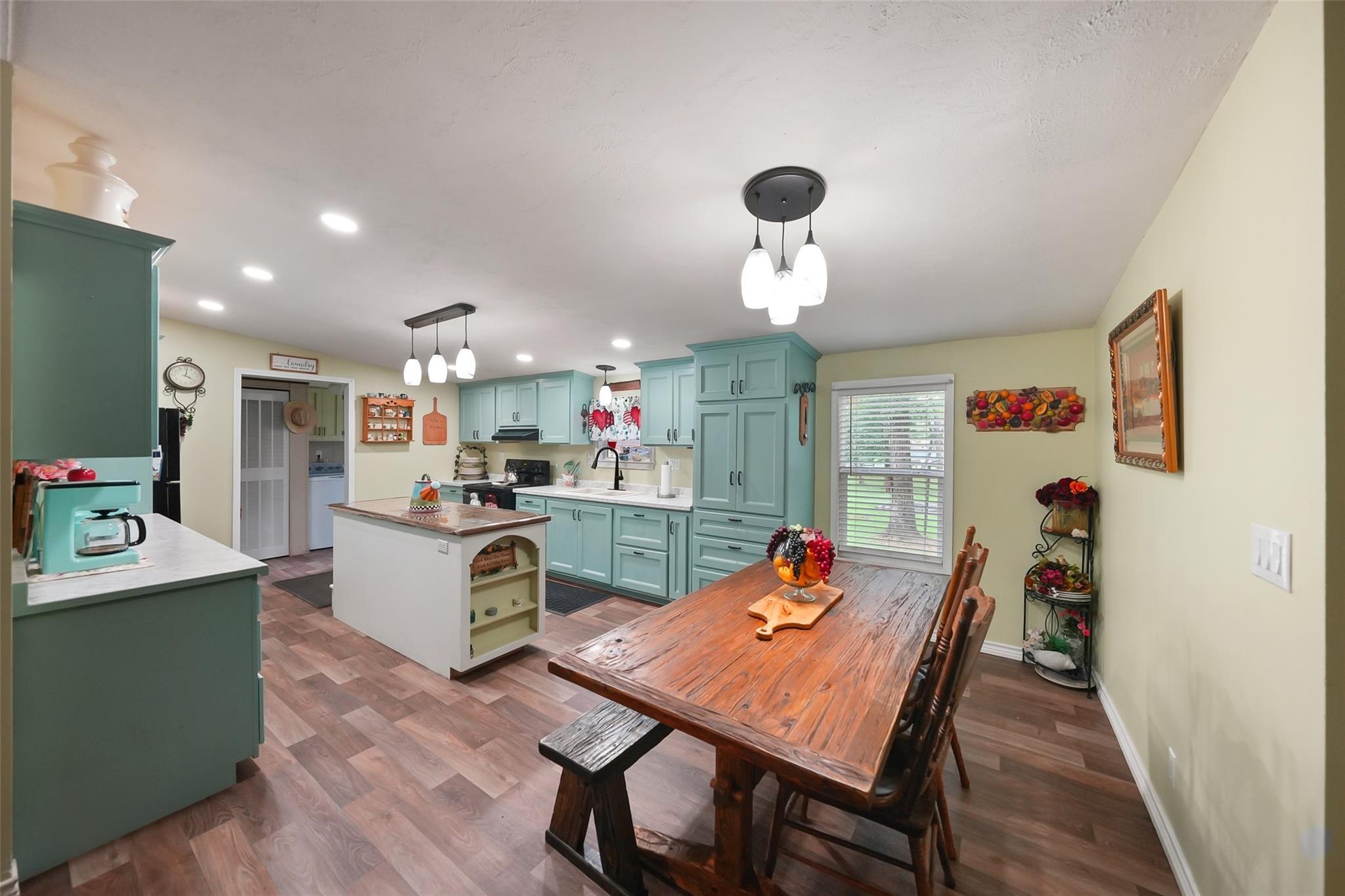 747 Timbergrove