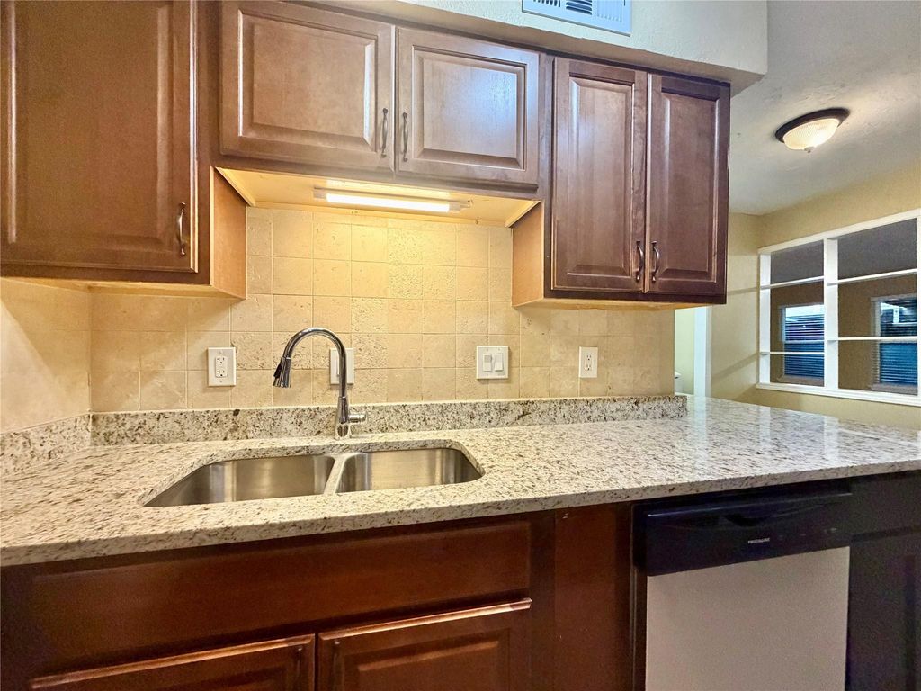 Photo of 5801 Lumberdale Road #86, Houston, TX 77092 (MLS # 26835748)