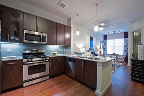 Photo of 2525 Mccue St Road #125, Houston, TX 77056 (MLS # 16629161)