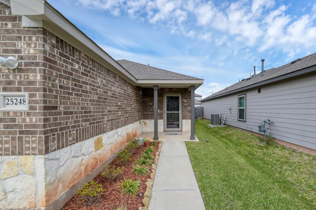 Photo of 25248 Pomegranate Place, Montgomery, TX 77316 (MLS # 84325755)