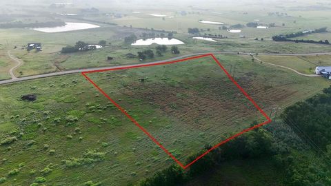 Photo of 227 Vineyard View Trail, Carmine, TX 78932 (MLS # 11976697)