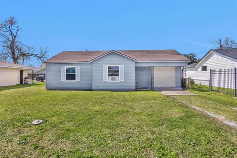 12013 Meadowpass Street Houston TX 77076