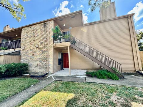 Photo of 10555 Turtlewood Court #102, Houston, TX 77072 (MLS # 5019707)