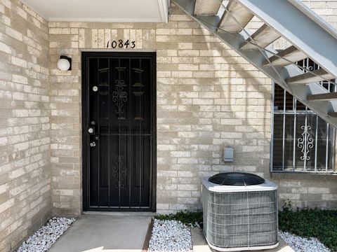 Photo of 10843 Braes Bend Drive, Houston, TX 77071 (MLS # 60679727)