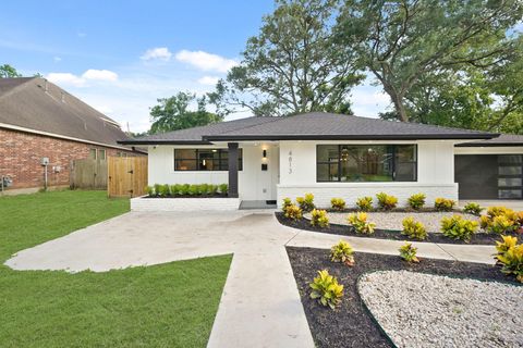 Photo of 4813 Hummingbird Street, Houston, TX 77035 (MLS # 43202824)