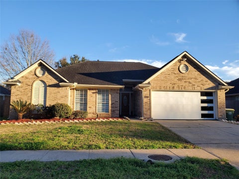 Photo of 2107 Tower Bridge Road, Pearland, TX 77581 (MLS # 21456931)